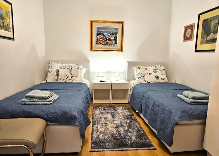 Moracea By Interhome Njivice