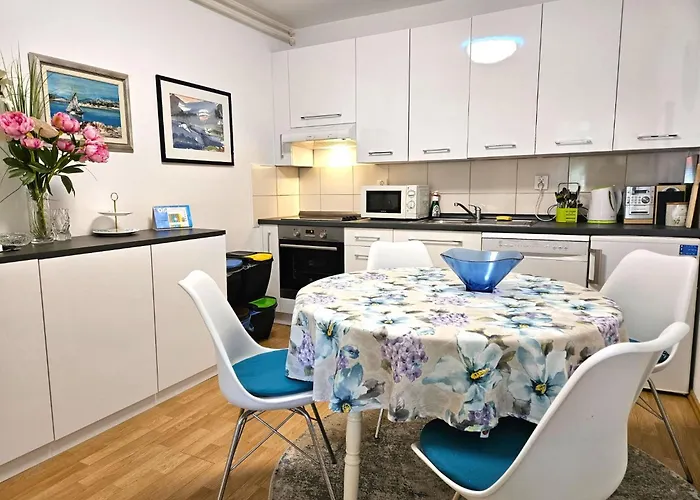 Moracea By Interhome * Njivice